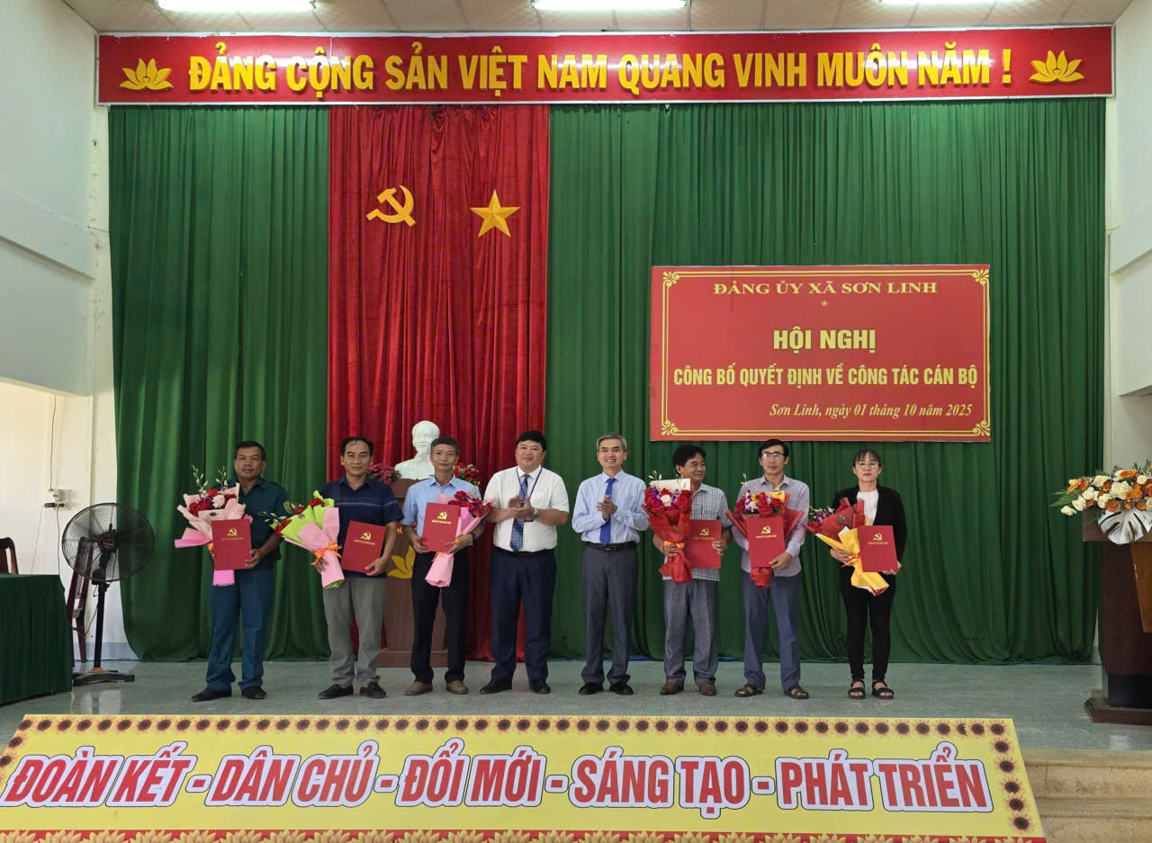 ĐẢNG ỦY XÃ SƠN LINH CÔNG BỐ CÁC QUYẾT ĐỊNH VỀ CÔNG TÁC CÁN BỘ